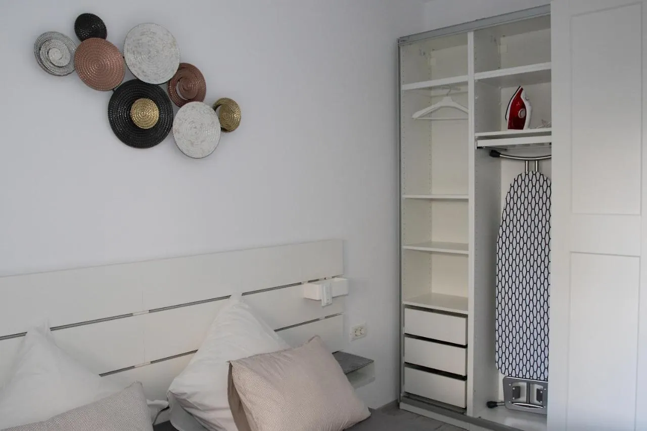 Lazo Two Room- Luxury Apartment Bucureşti 0*,